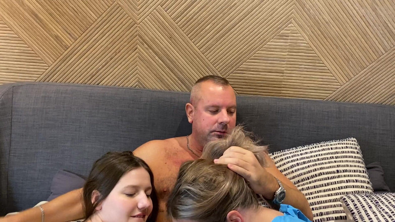 LeoCasanova: Dvě děvky přítelkyně po nočním klubu vykouřily taxikáře