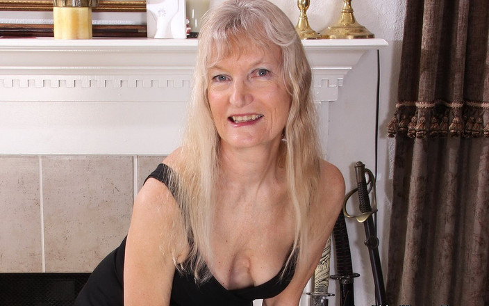 Older Woman Fun: Amerykańska babcia Claire wciąż wie, jak uczynić twojego kutasa twardym