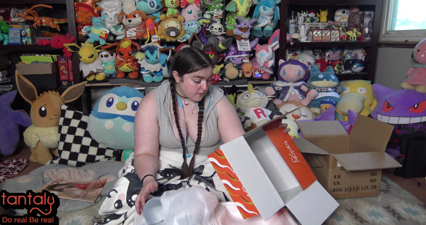 LustfulGeeks: Abby Unboxes Tantaly's Crystal Sex Doll