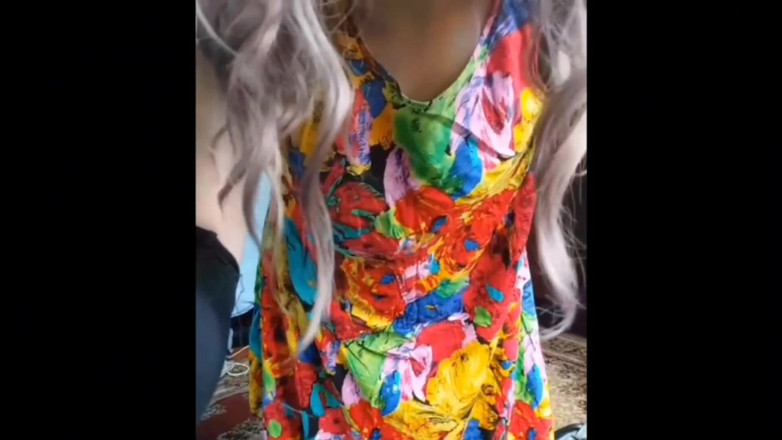 Kitty_Cross: フェムボーイが誘惑的な曲線と動きで心を誘惑する