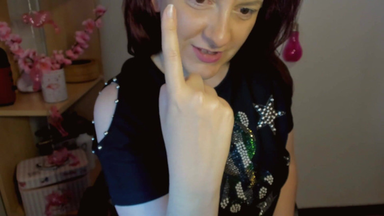 Nicoletta Embassi: Hand fetish costum video