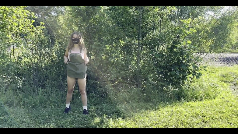 Juli Smith Meow: Caminhada sexy ao ar livre