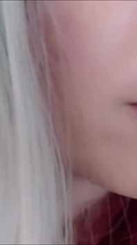 새엄마가 정액을 싸게 해줘