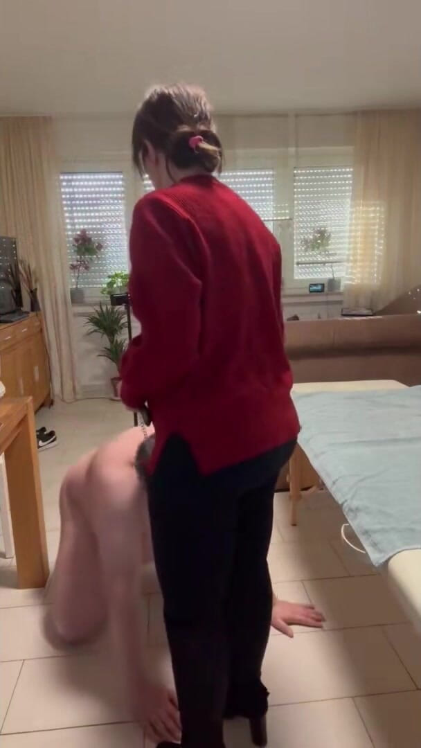 DomLadyMia: Domladymia-slaveofm Red welts cho nô lệ part1