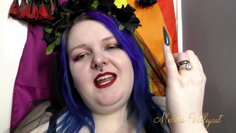 Mxtress Valleycat: Blow my nails