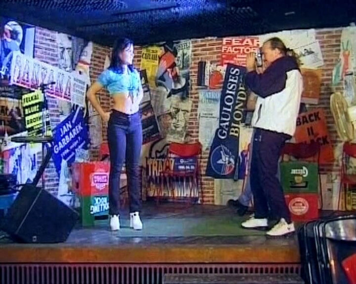 German's Young Babes: 彼女はエッチな写真を撮るのが好きなドイツ人モデルです