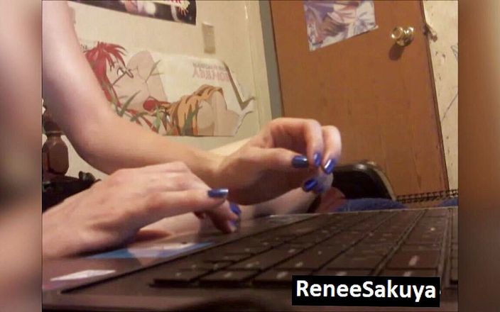 Renee Sakuyas Studio: Ignoring you typing on her computer