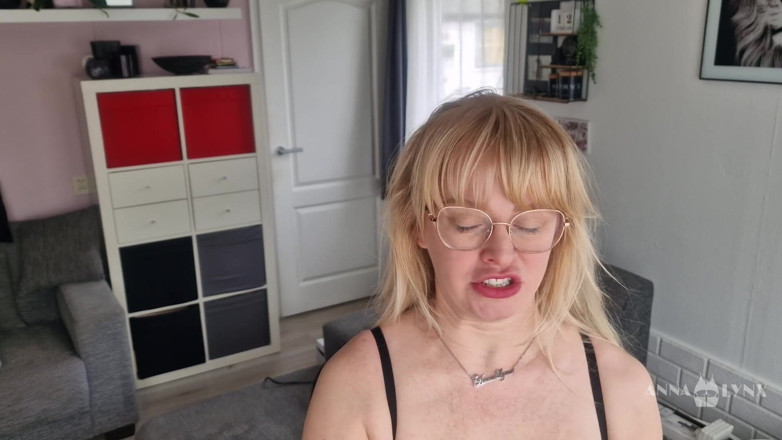 Anna Lynx: Trying Sybian for the First Time - Saddle up Challenges