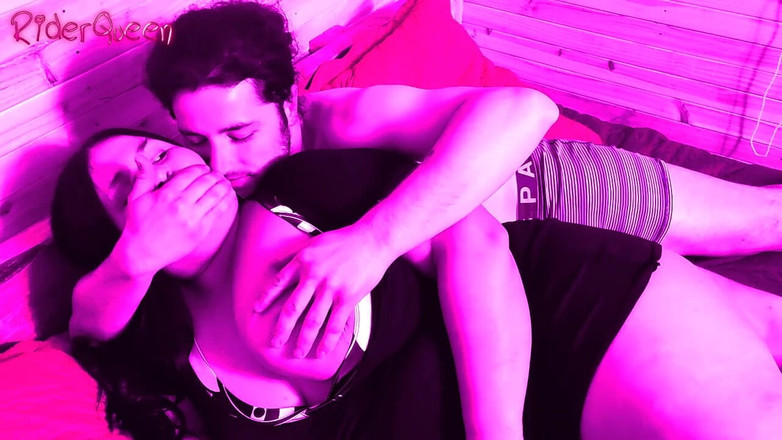 Riderqueen: П'ять історій у приватній кабіні з товстушки мачухи