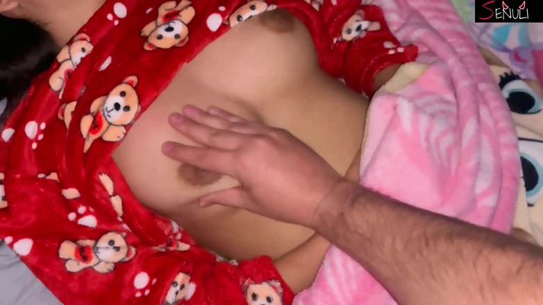 Senuli_Vihansa: Horny Desi Stepsis Gets Fucked Missionary