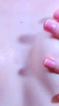 Loção nos peitos extremo close-up