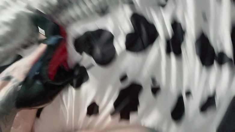 Miss Valentina: Âm hộ và louboutins