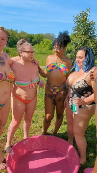 Sex oljade slampor försämrar dig medan de glider och glider i babyolja