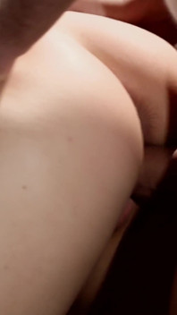Heiße tschechische pornostars haben sinnlichen sex in einer entspannenden zeit