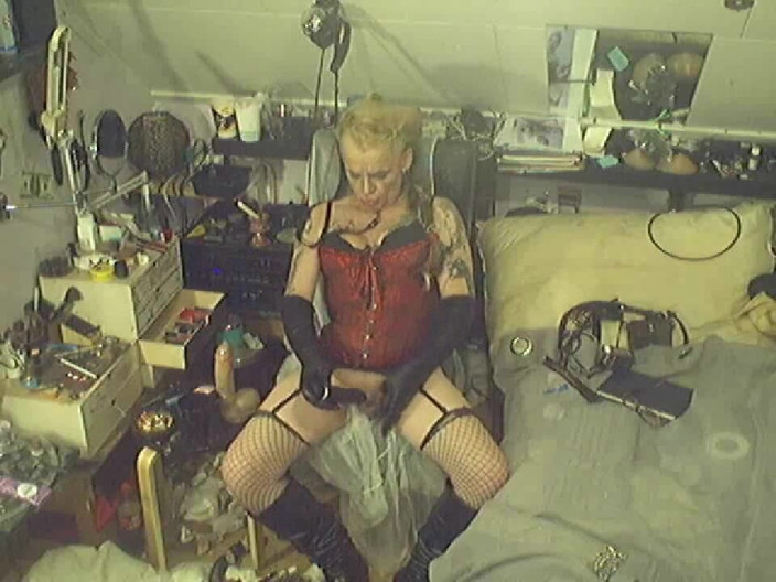 Bedbug: Alone Saturday morning part1