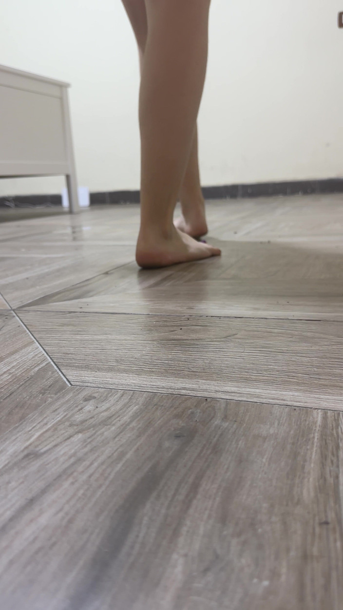 SweetLucy96: Hago pis en un vaso y me masturbo