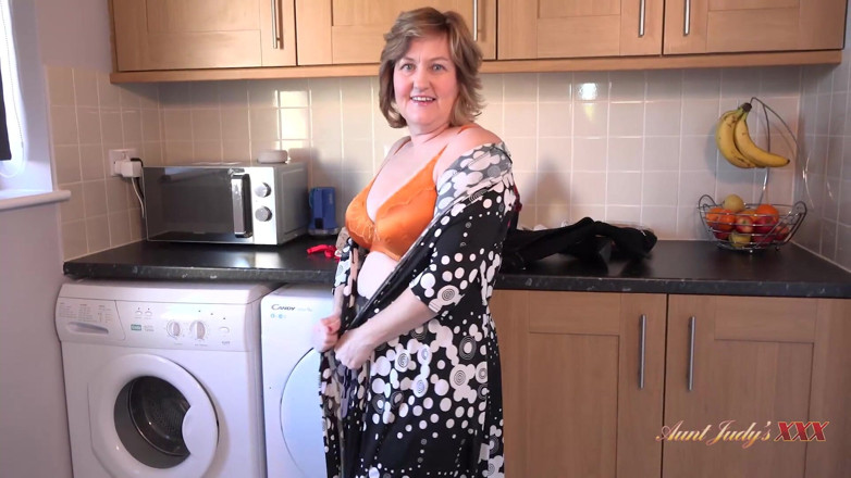 Aunt Judy's XXX: AuntJudysXXX - Your Mature Housewife Mrs. Kugar Sucks Your Cock in...