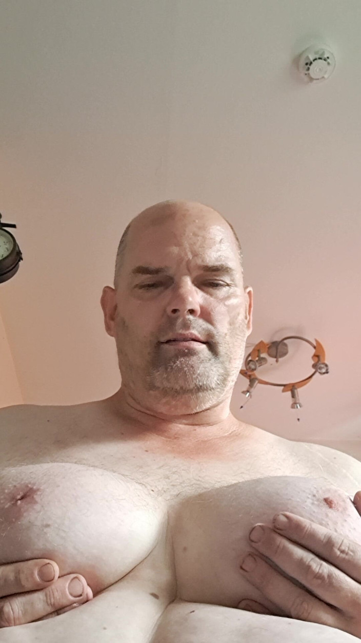 Fickspecht: The Bitch Is Fingering Again