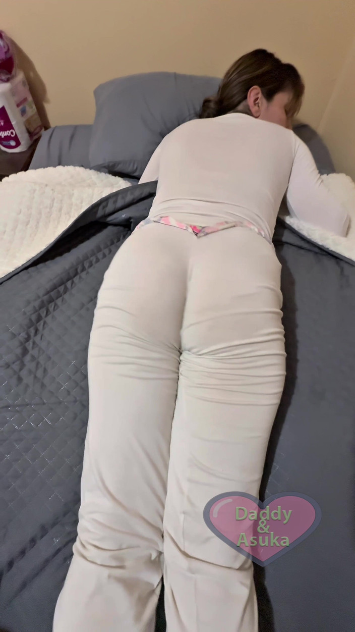 Daddy and Asuka: Un Papa Reçoit Une Pipe En POV, Puis Baise Et Éjacule...