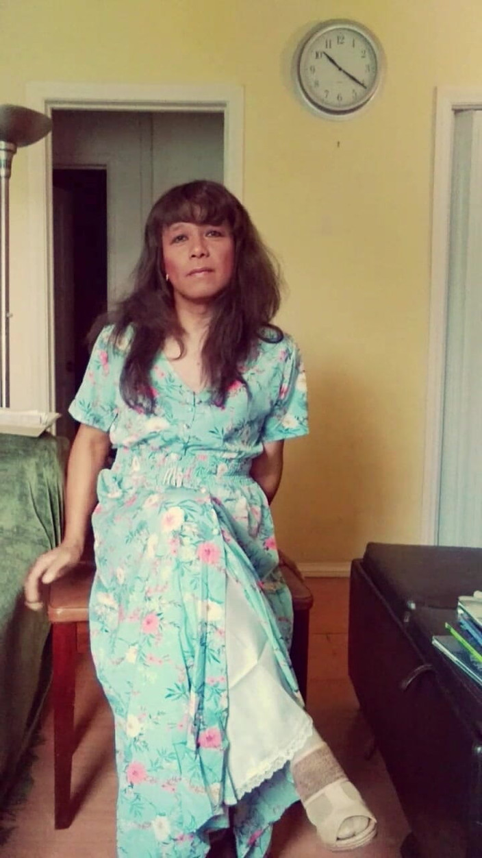 Jhazmeena: Adakah Anda Ingin Mempunyai Suri Rumah CD Peribadi Anda Sendiri?