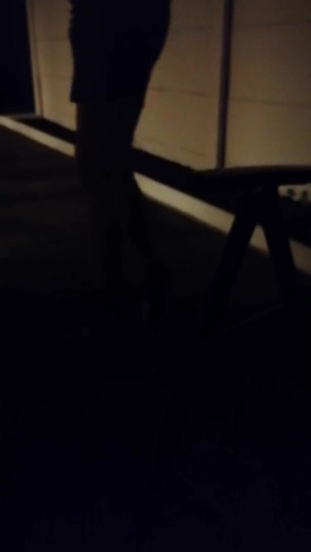 Crosdressing: Walking outdoor at night