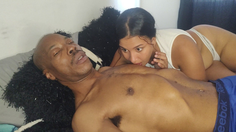 LiL Latin Goddess: सीजन तीन - वीर्य भालू निप्पल खेल