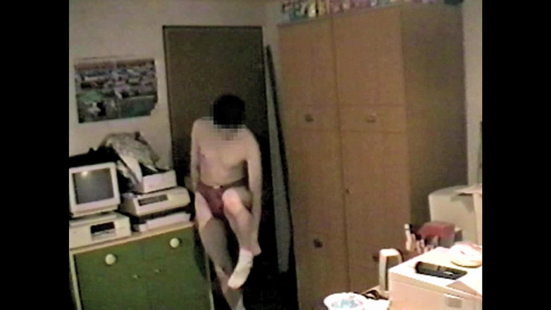 Mark Hannes: Pene corpo pipì e slip presentazione e masturbazione gobba 18 anni...