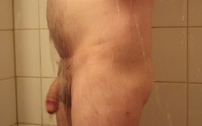 Uhri: Lamo mi polla y mis bolas muy bien