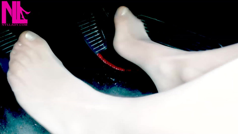 Nyllady: Revving in Zibra Pumps