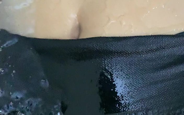 Riya mickey: Bhabhi llevó a su cuñada a la piscina y la...