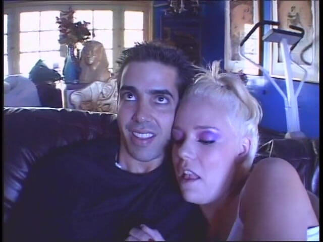 Porncentro: Sledujte střih epizody z filmu pro dospělé "I Cream on Genie"