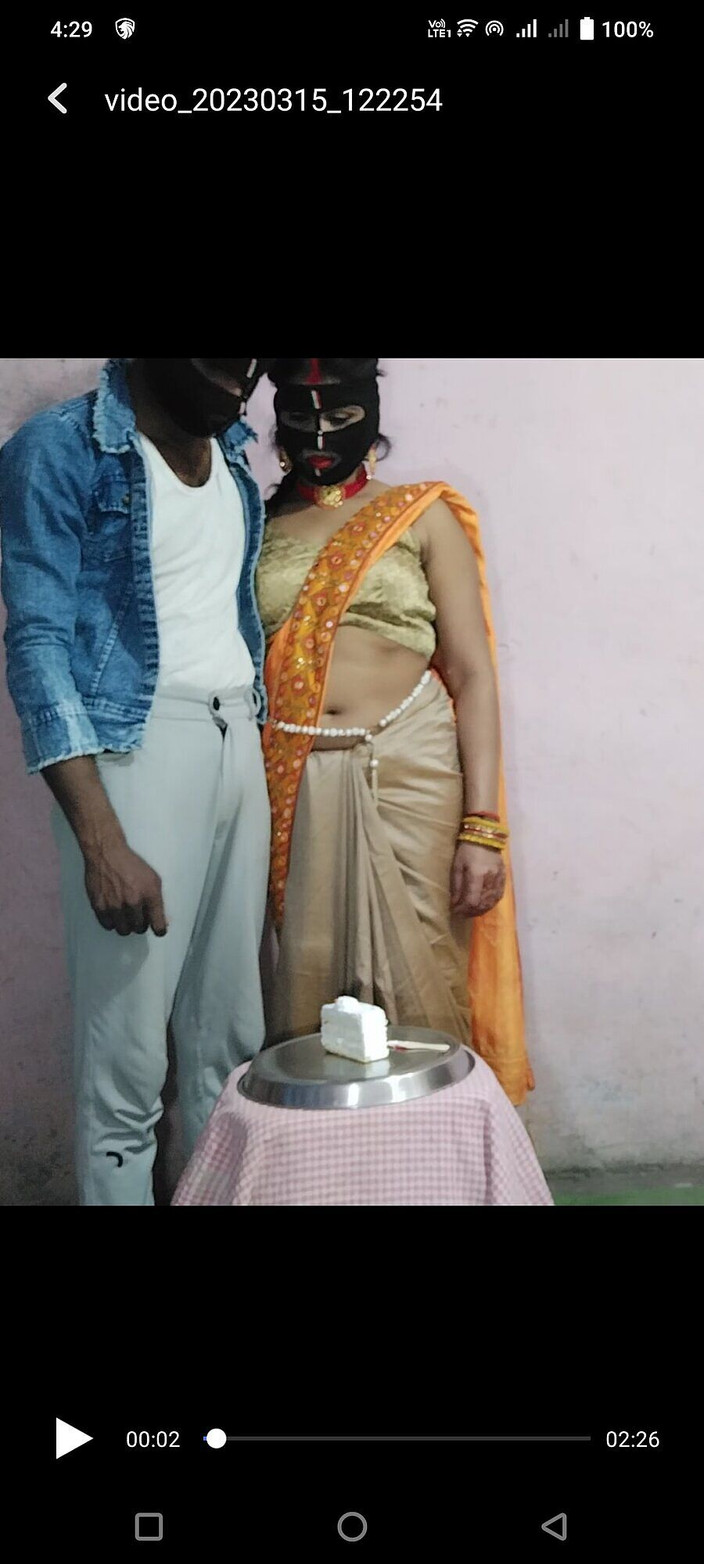 HotBhabhi420: Oslavila jsem se mnou první výročí Sangeeta Bhabhi