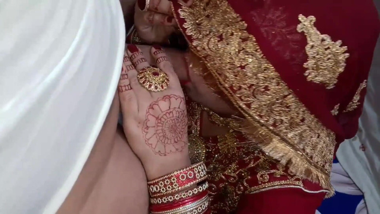 QueenbeautyQB: First Night Desi Indian Wife and Husband Sex Suhagraat