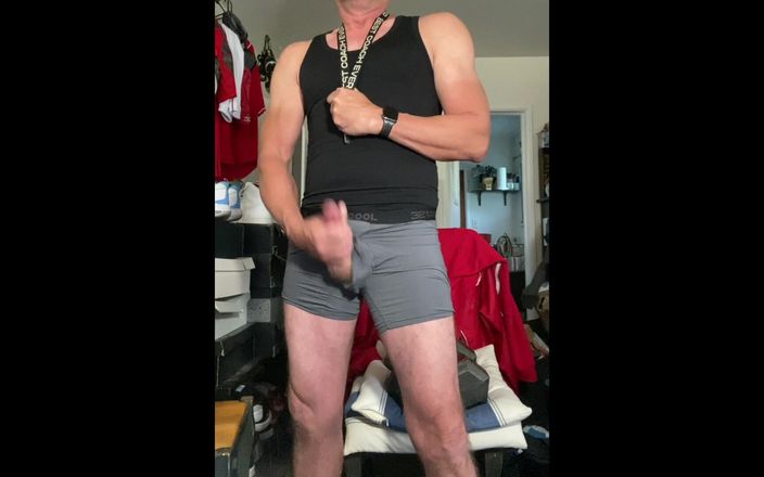 JockDad87: Jockdad87 Szarpie ładunek spermy w szarej bieliźnie