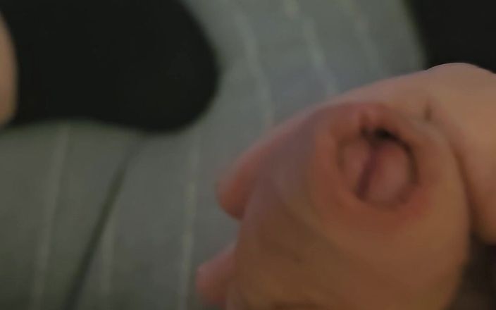 Pellefnatt: Můj přítel rád leží na posteli a hraje si s...