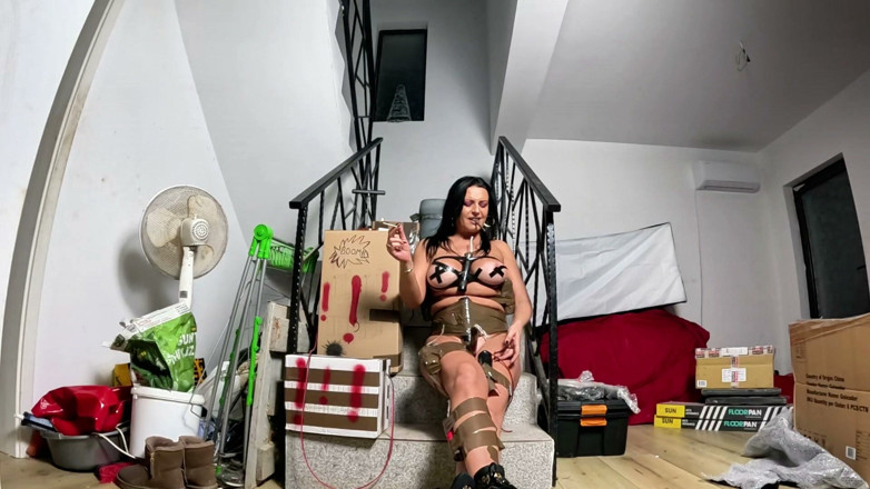 MilfyCalla: Kožená MILF fantazie schodiště. Kouření, škádlení prop celého těla a konečné...