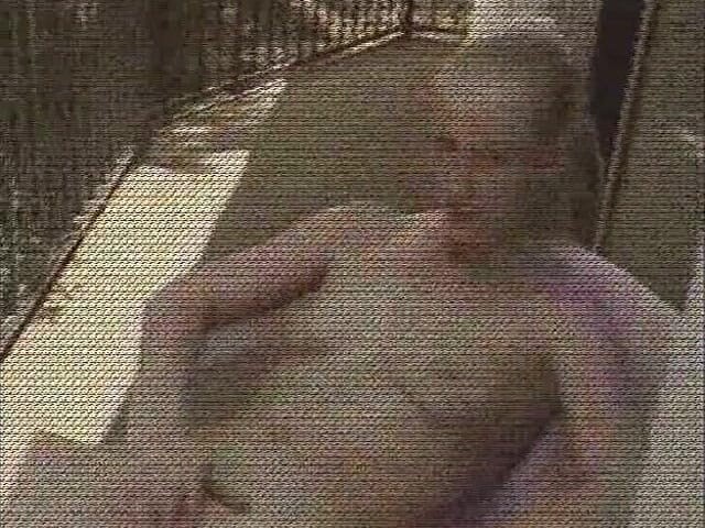 Eleganxia: Manželky jsou doma samy