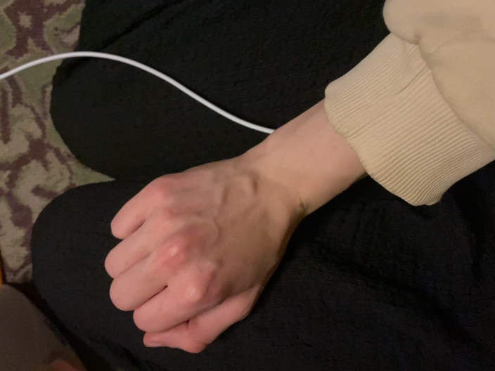 Princess Aisha: Veiny Hands Near the Heater