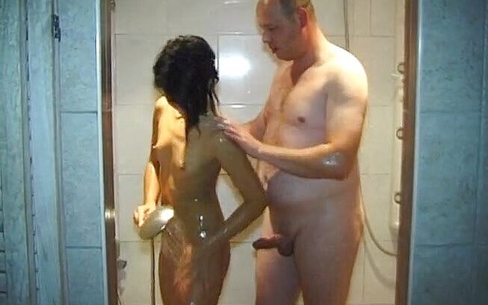 Flash Model Amateurs: Skinny slut satisfy two dicks under shower