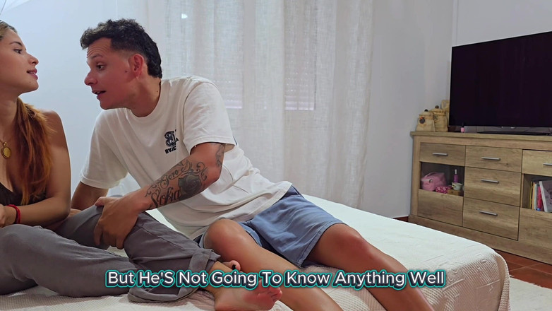 Labestiaylabella: Můj soused je ubytovaný v mém domě. Nemohu odolat nutkání...