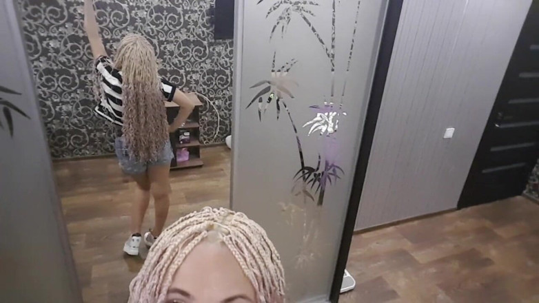 LarisaCum: Look at my new pigtails and my sexy red lipstick