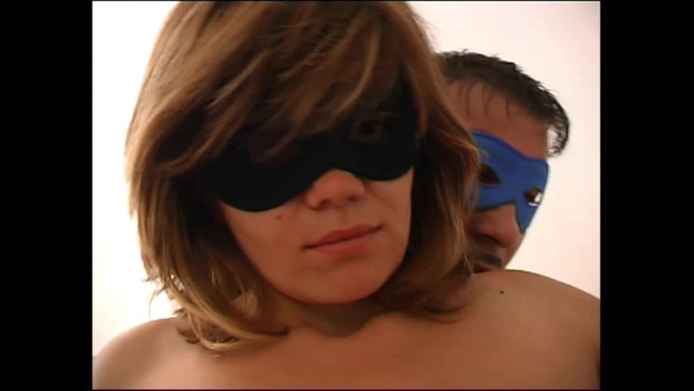 My Dirty Family: 핫한 금발 주부와 완벽한 후배위 섹스