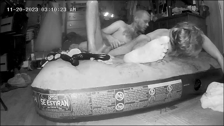 Freaky couple next door: 에어 매트리스 플레이