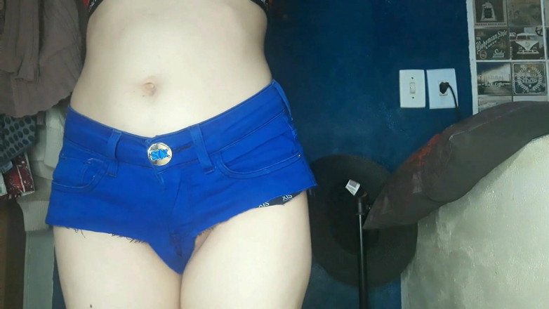 Little Ant2: 彼女が自慰しているのを見つけた