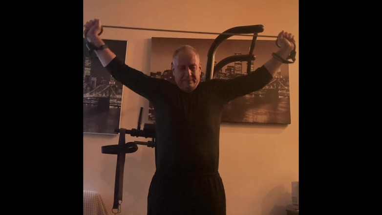 Alex Igogo: Masturbazione e allenamento