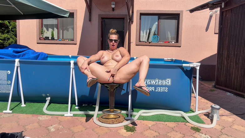 Sexy_Emeli: Outdoor Fun