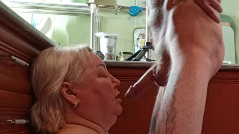 Zona901: 내 입에 시어머나 따먹기, 그녀의 얼굴과 입에 정액 삼키기