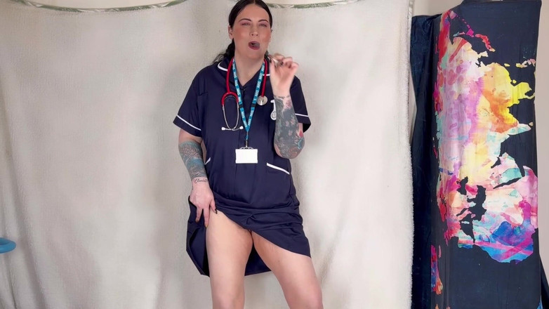 MissFFW: Nurse Ffw Is Gagging for a Cigarette &amp; a Piss