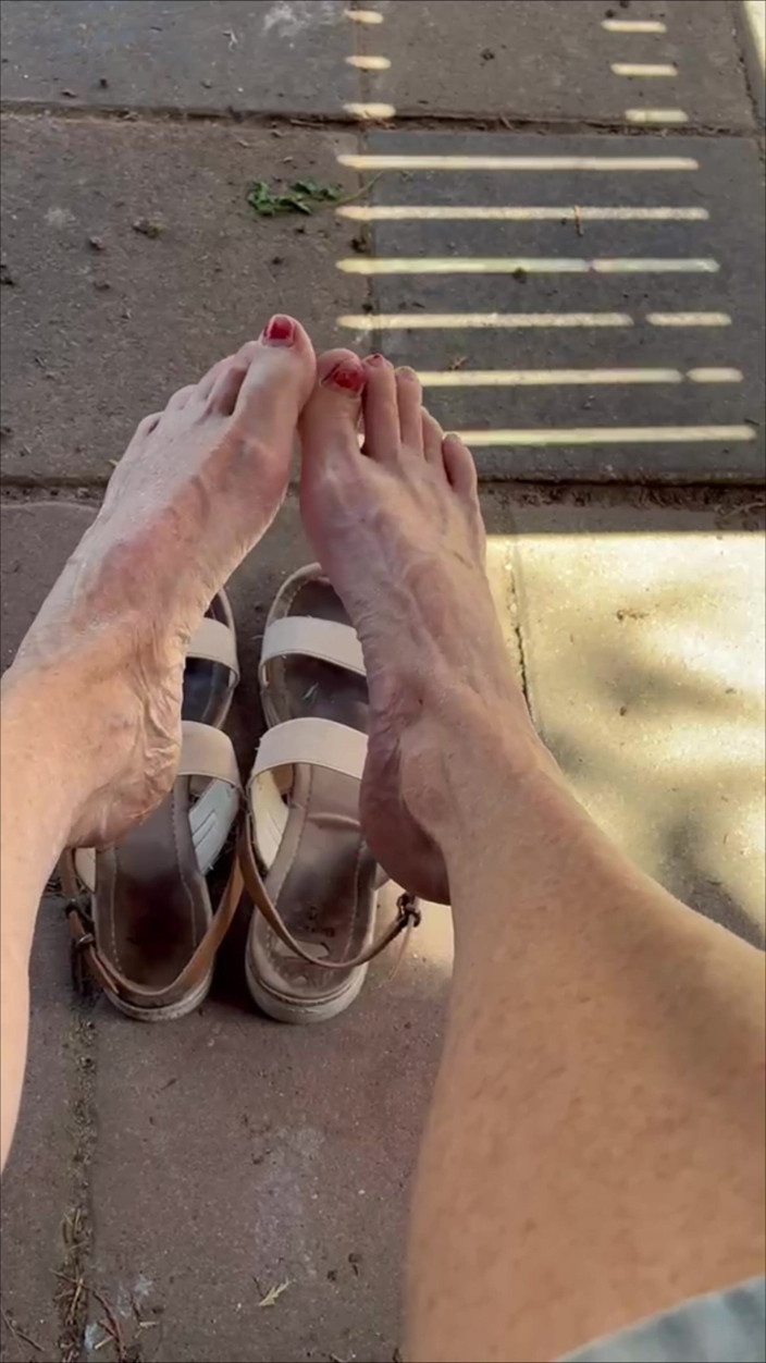 Goldschatz59: My Old Feet Have a Short Break