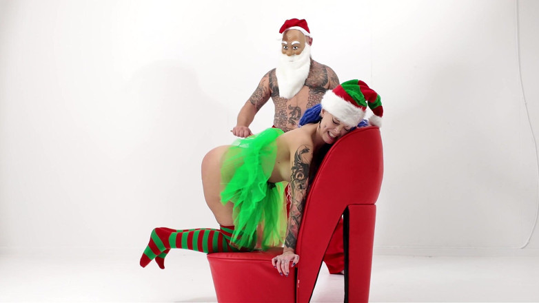 EdgesOfReality: Christmas Cane on Naught Elf Girl